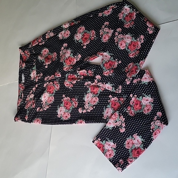 VAN HEUSEN ankle cropped pants, Polka dot, Floral,  Capri pants, Size 4 Spandex - Picture 1 of 12